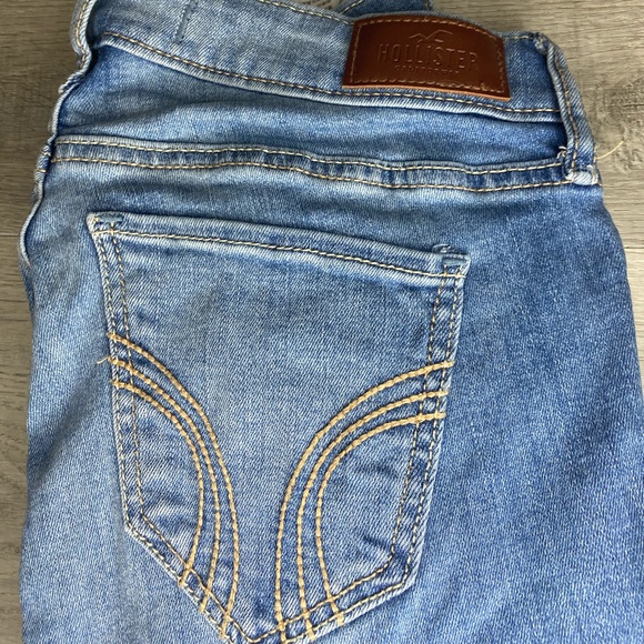 Hollister jeans - Picture 1 of 3